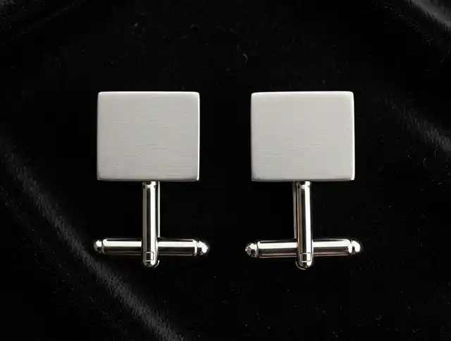 Kol Düğmesi Görseli